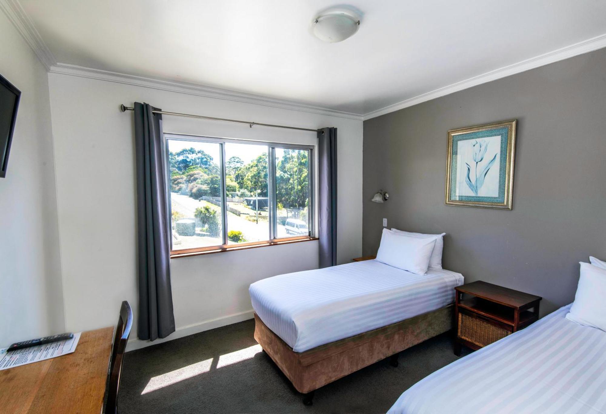 Lufra Beachside Hotel Eaglehawk Neck Exterior photo